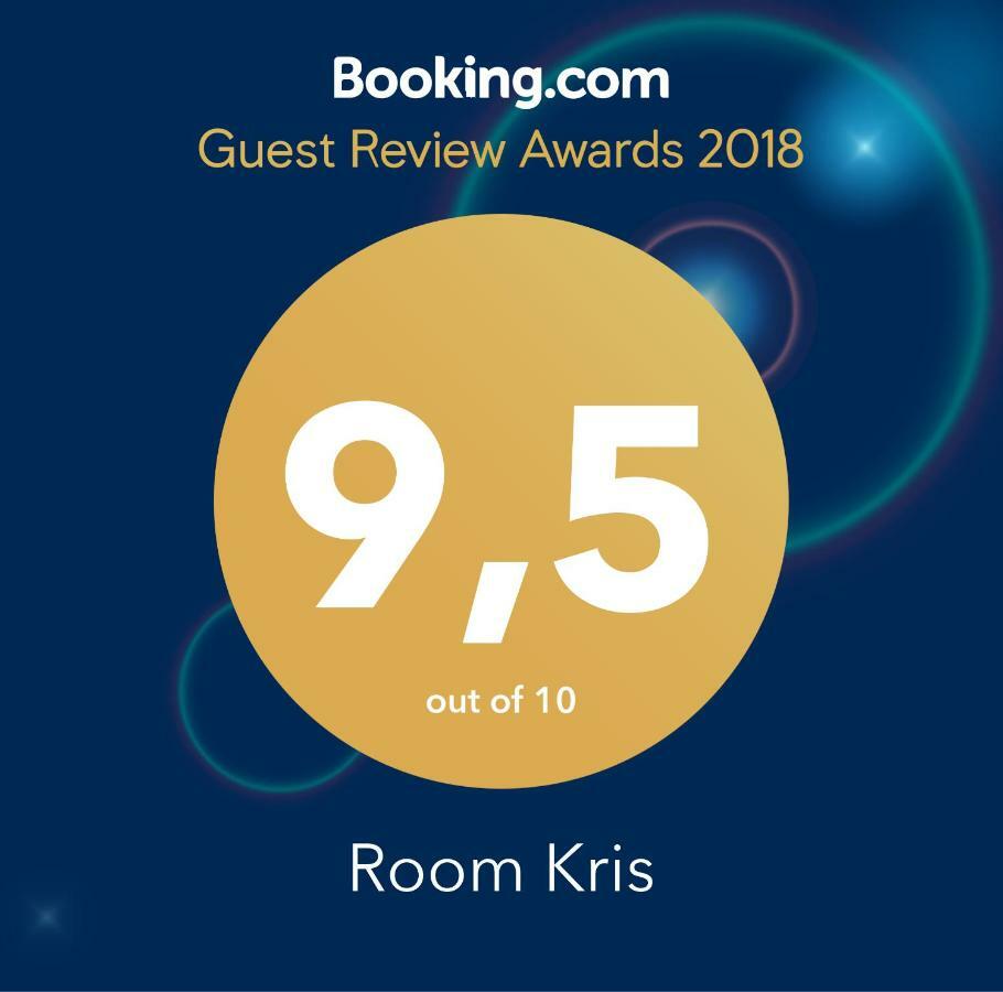 Room Kris With Private Entrance & Private Bathroom Vilanija Luaran gambar